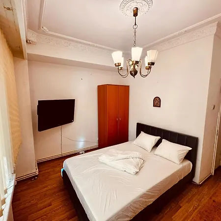 2 2 Bedrooms 4 Persoane